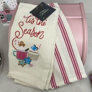 Tis the Season NWT Christmas set of two kitchen towels coffee latte gingerbread